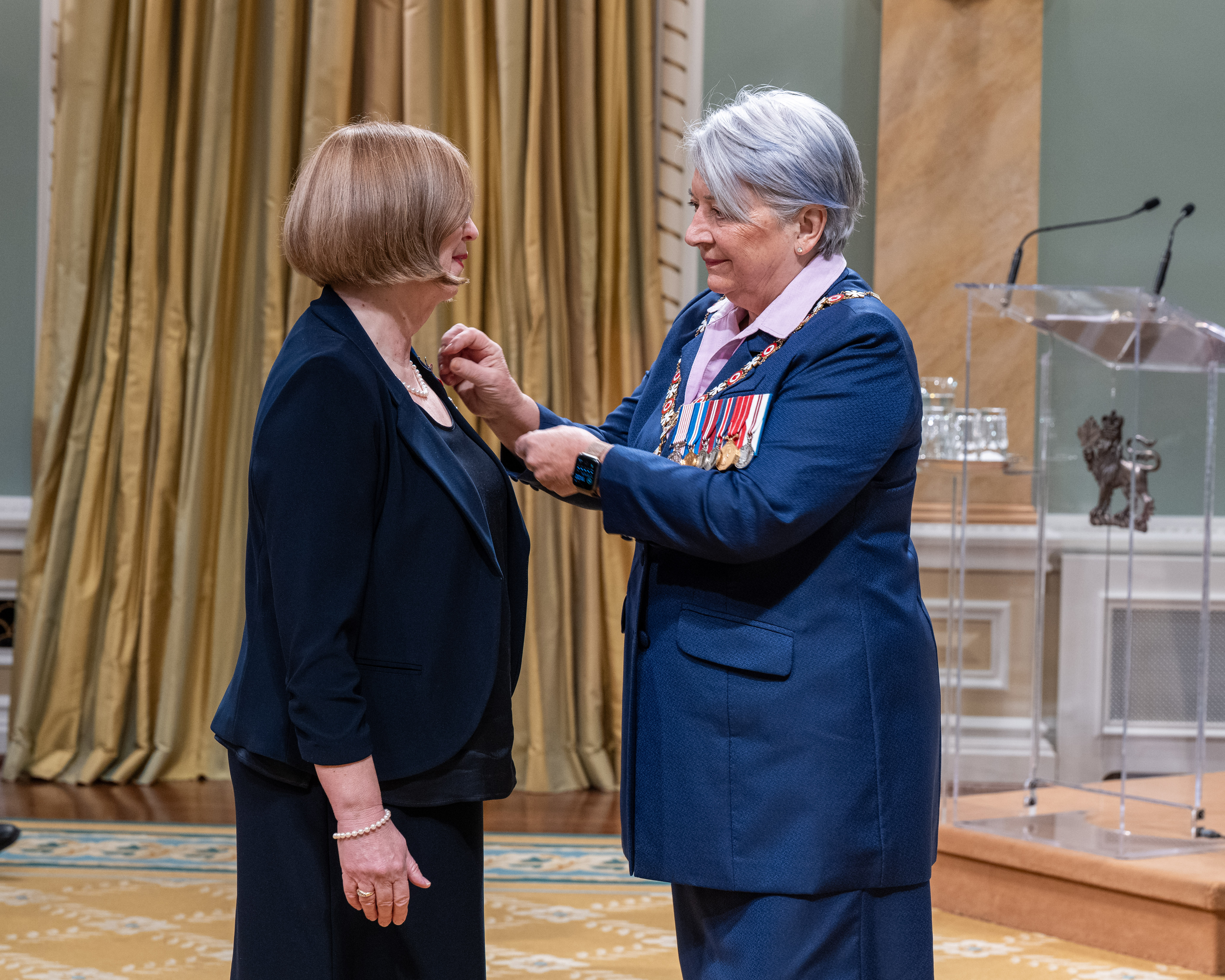Dr. Bassett receives the Order of Canada from Governor General (photo 1 of 3)