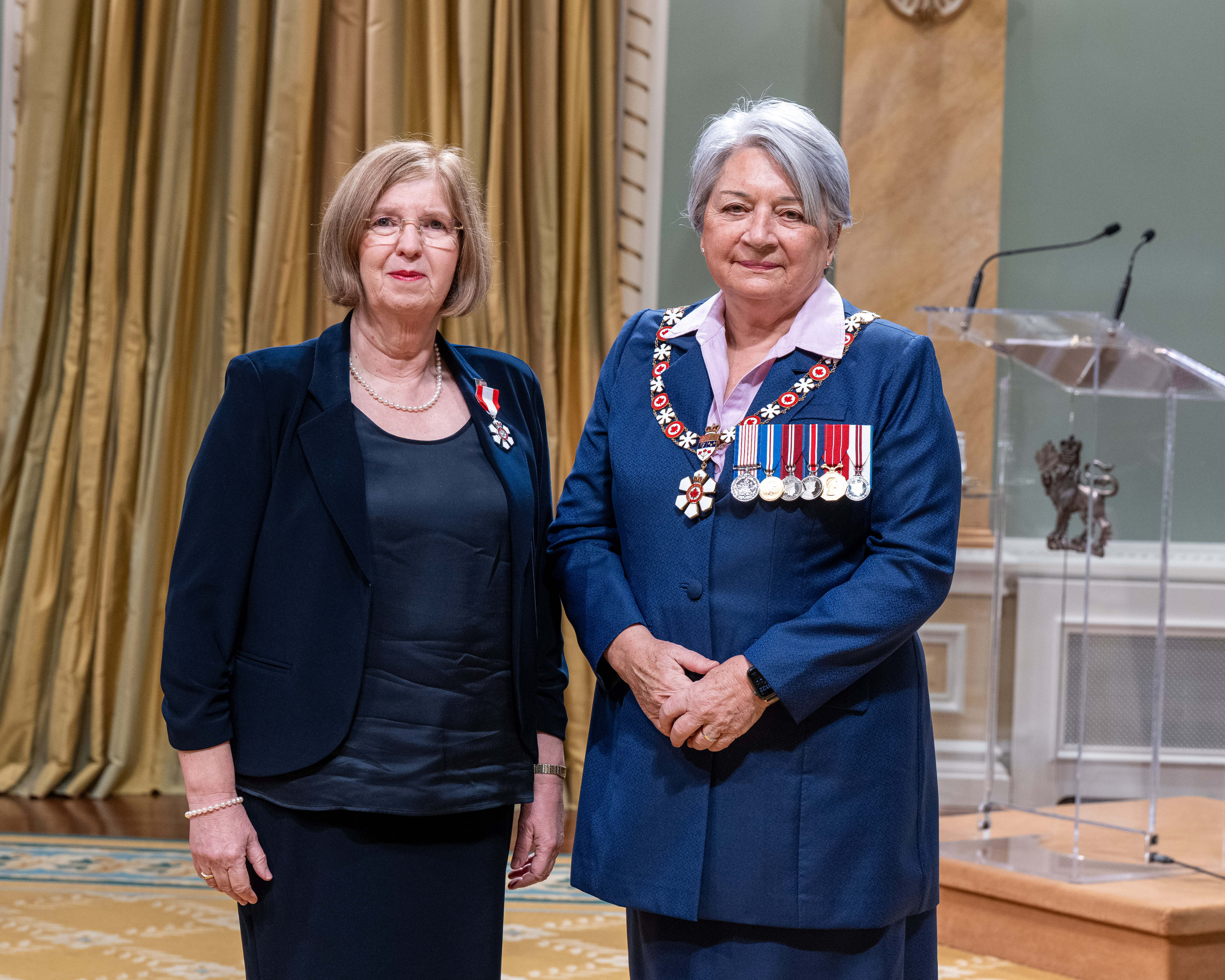 Dr. Bassett receives the Order of Canada from Governor General (photo 3 of 3)